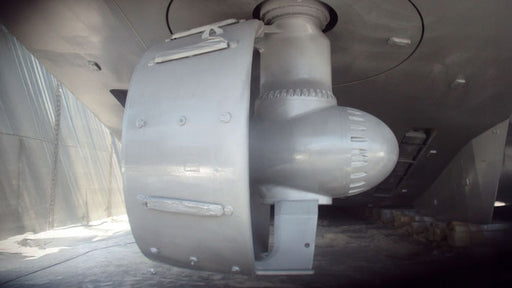 boat hull and prop coated with Carbomastic 15 coating by Carboline